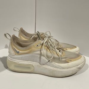 Nike Air Max Dia SE Summit White Women’s size 8
